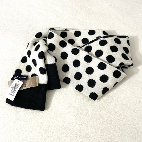GAP Polka Dots Knit Scarf - Picture 3 of 4